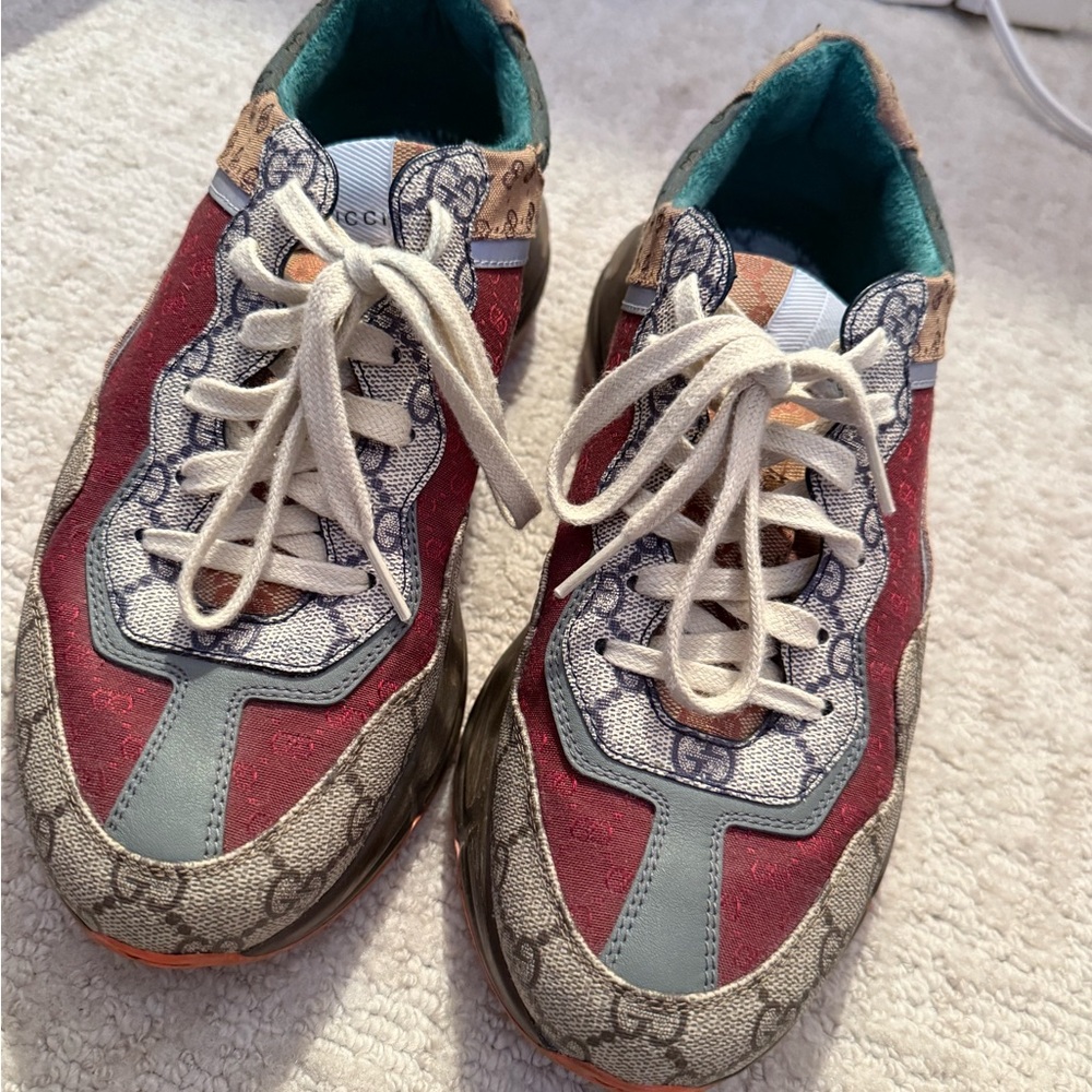 Gucci Rhyton Red and Tan Patterned Sneakers size 7.5 which is us 8.5 - Picture 3 of 9
